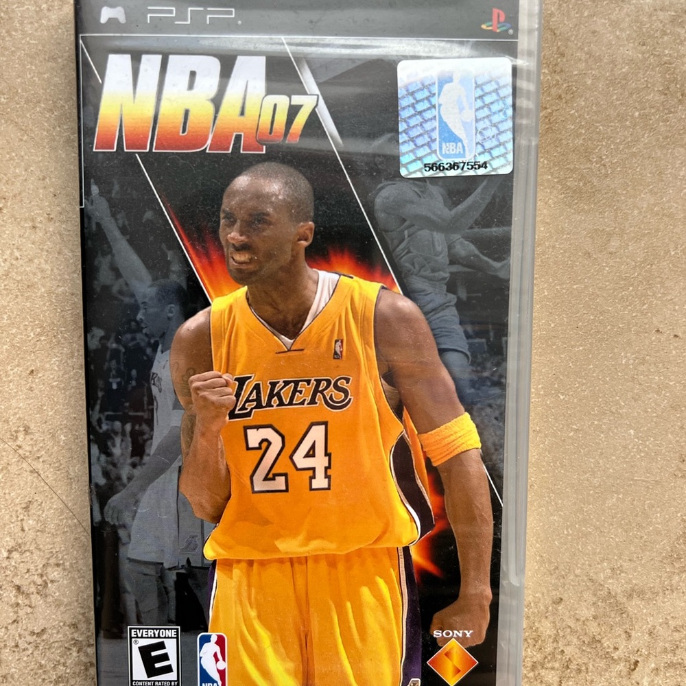 NBA 07 Kobe Bryant Released 2006 Factory Sealed